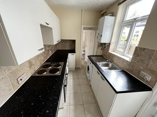 3 bedroom terraced house to rent - Photo 1