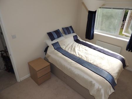 2 bedroom semi-detached house to rent - Photo 5