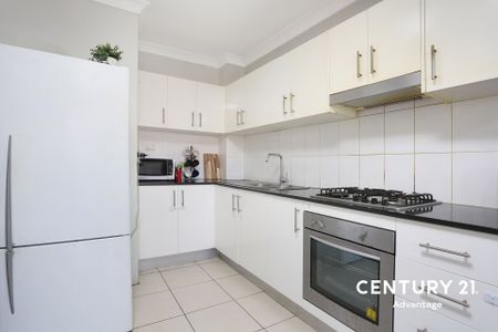 Stylish Apartment in a Prime Pendle Hill Location - Photo 5