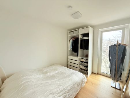 gut geschnittene 2-Zimmer Wohnung in Traumlage mit en—suite Badezimmer! ab 01.04. - Photo 3