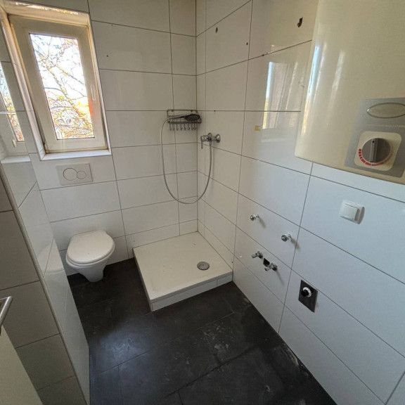 Generalsanierte 1,5-Zimmer Wohnung mit Einbauküche - Foto 1
