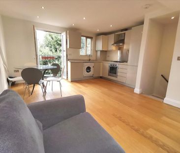 2 bedroom flat to rent - Photo 2