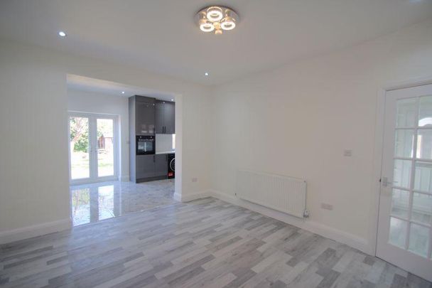 3 bedroom bungalow to rent - Photo 1