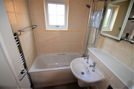 One Bedroom End Terrace House To Let in Springfield - Photo 4