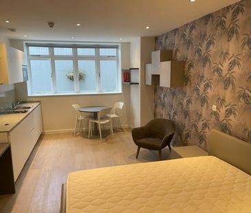 Studio Flat, Lymington Road, NW6 - Photo 1