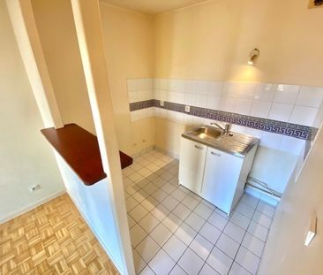 A LOUER - T2 46.05 m² - VILLEURBANNE CHARPENNES - Photo 5