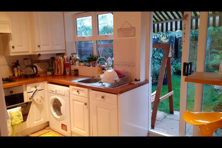 1 Bed Terraced House, Ware Point Drive, SE28 - Photo 2
