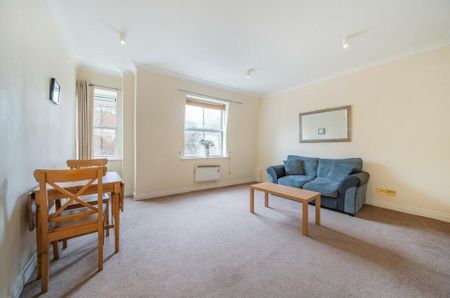 2 Bed Flat, Charing Cross Road, WC2H - Photo 2