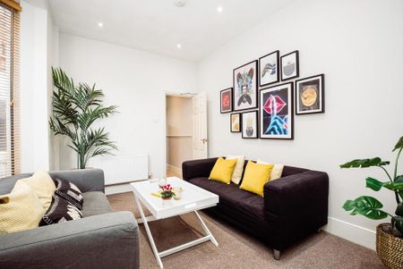 5 bedroom terraced house to rent - Photo 2