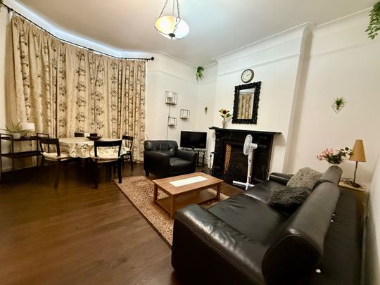 2 Bed Flat, Edith Road, W14 - Photo 1