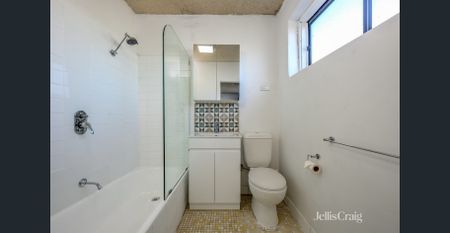 One Bedroom Unit in Brunswick - Photo 5