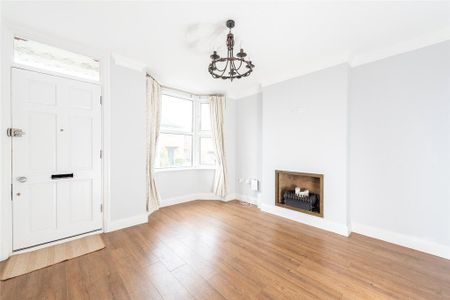 3 bedroom semi-detached house to rent - Photo 3