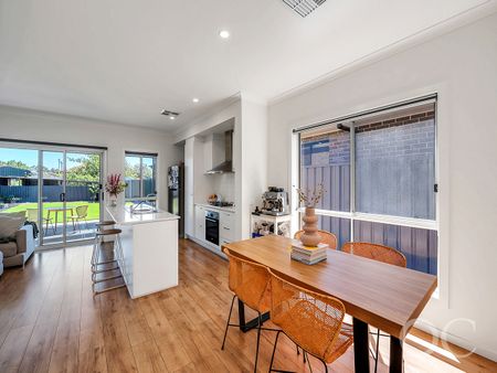 Open The Door to Effortless Elegance - Photo 5