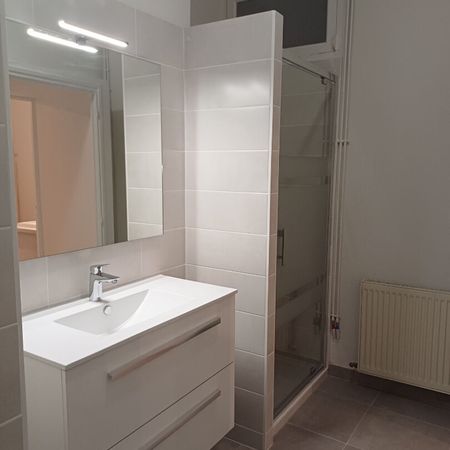 Location Appartement 2 pièces 95m² - Photo 3