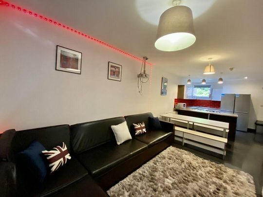 7 bedroom house to rent - Photo 1