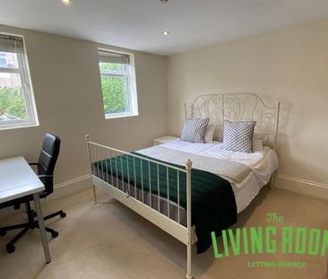 3 bedroom flat to rent - Photo 6