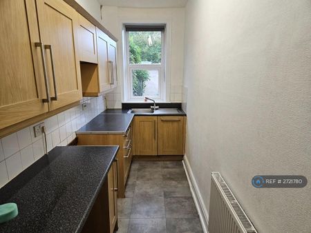 2 bedroom terraced house to rent - Photo 2