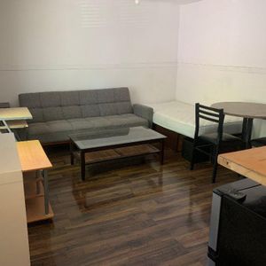 PetitStudioToutInclusMeublé860$EntréePetiteSalleDeBain&MiniCuisinettePrivées5minMétroPapineauWIFIChauffageEauChBailLongTermePourPersonneSeuleSitué Dan - Photo 2