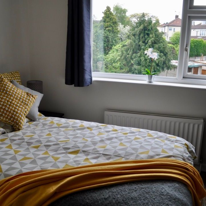 Double Room- Sociable House - Close to Airbus & MOD - Photo 1