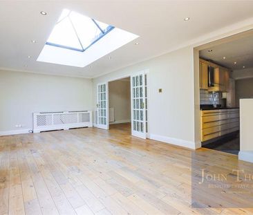 6 bedroom detached house to rent - Photo 4