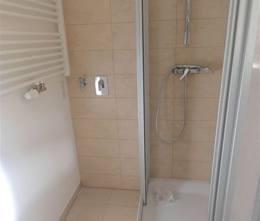 Gemütliche 2-Zi. Whg. mit Loggia, Parkett, Außenrollos - Foto 3