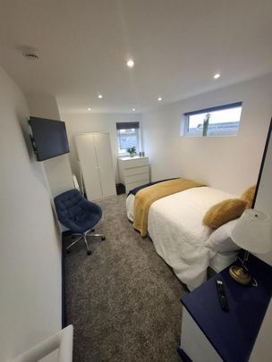 1 bedroom in a house share to rent - Photo 1