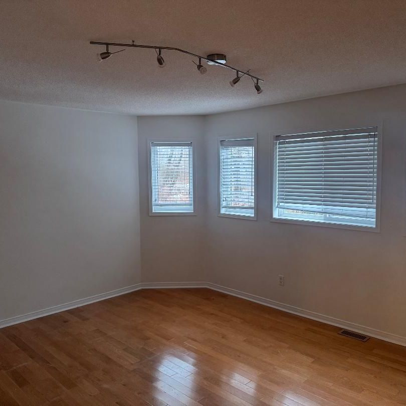 For Lease - 306 Cossack Crescent Unit# MAIN AND UPPER, Mississauga, Ontario - Photo 1