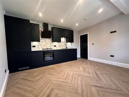 Carlton Mount, Birkenhead - Photo 2