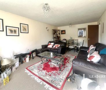 2 bedroom apartment to rent - Photo 4