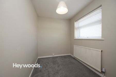 3 bed semi-detached house to rent in Wharfedale Walk, Stoke-on-Trent, Staffordshire - Photo 4