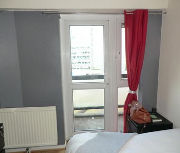 3 bedroom flat share to rent - Photo 2