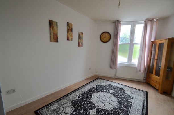 1 bedroom Ground floor flat to rent - Photo 1