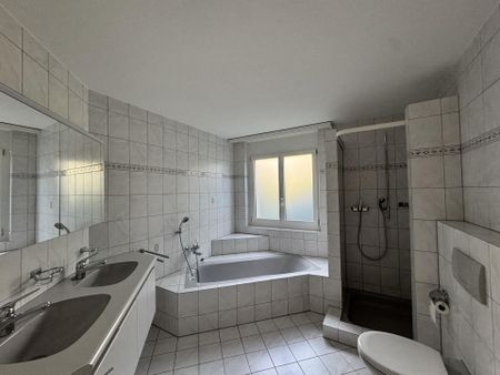 Grosszügige 4½-Zimmer-Wohnung mit Blick ins Grüne - Foto 5