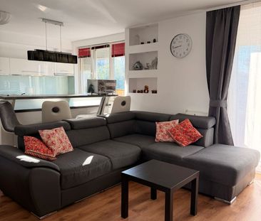 Ultrancetral - Inchiriere apartament 4 camere - Piata Trandafirilor - Photo 2