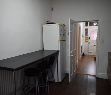 4 bedroom house to rent Harley Avenue, Manchester, M14 - Photo 6