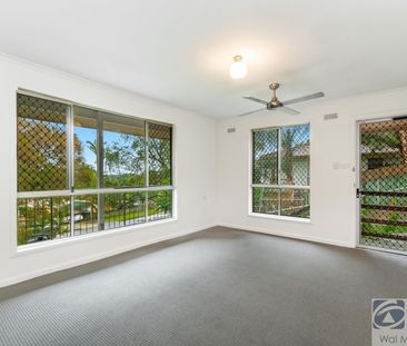 4 BEDROOM HOUSE - Photo 3