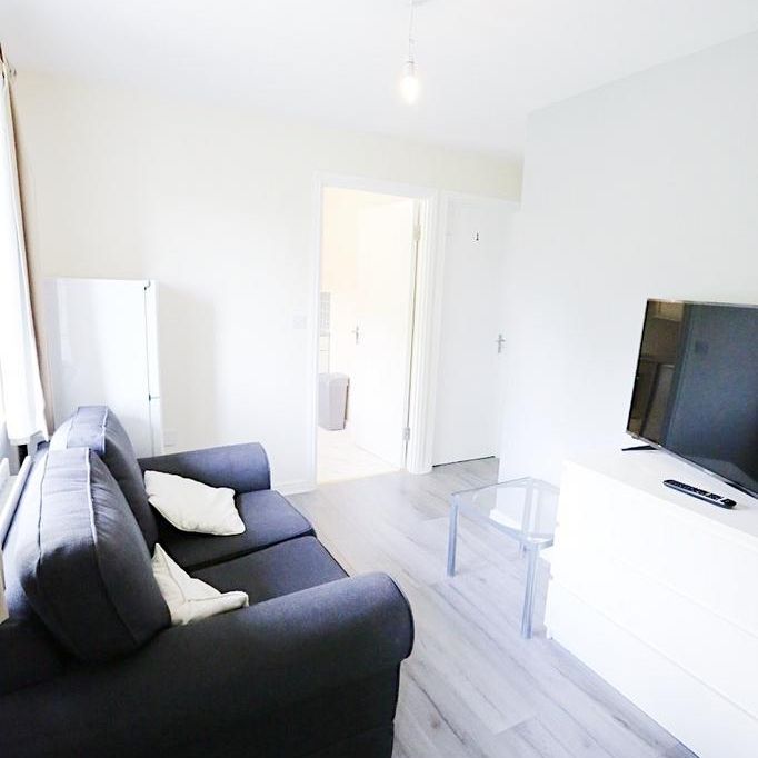 4 bedroom flat share to rent - Photo 1