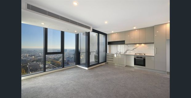 Exclusive one bedroom with view on level 35 - Photo 1
