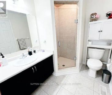 35 WHITE SPRUCE CRESCENT - Photo 1