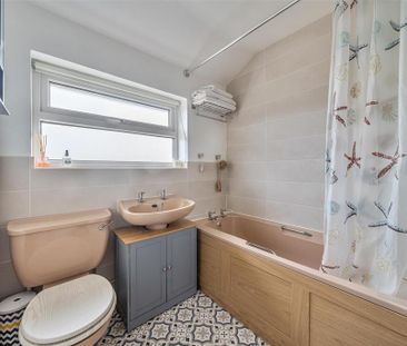 3 bedroom semi-detached house to rent - Photo 6