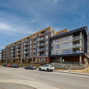 **Condo 4 1/2 à partir du 13 décembre 2025, Loyer : 1 990$/mois** - Photo 2