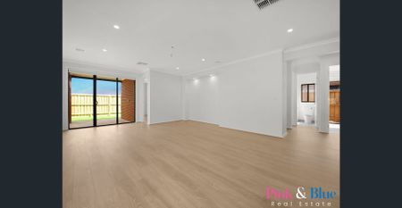 Upgarded Family Home for Rent! - Photo 2