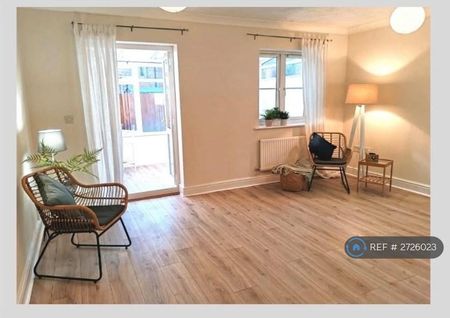 3 bedroom terraced house to rent - Photo 2