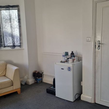 1 Bed Flat, Endersleigh Gardens, NW4 - Photo 3