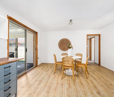 Spacious 3-Bedroom Townhouse - Photo 2