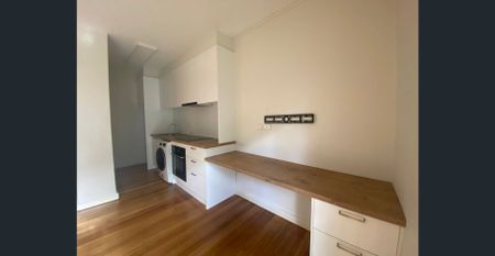 Nestled in a quiet block of apartments - Photo 5