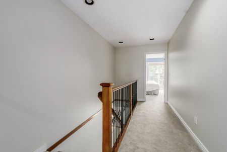 240 East 21 St, North Vancouver - Photo 2