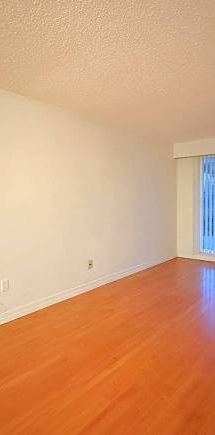 Bright & Spacious 2-Bedroom Suite Prime Location - Photo 1