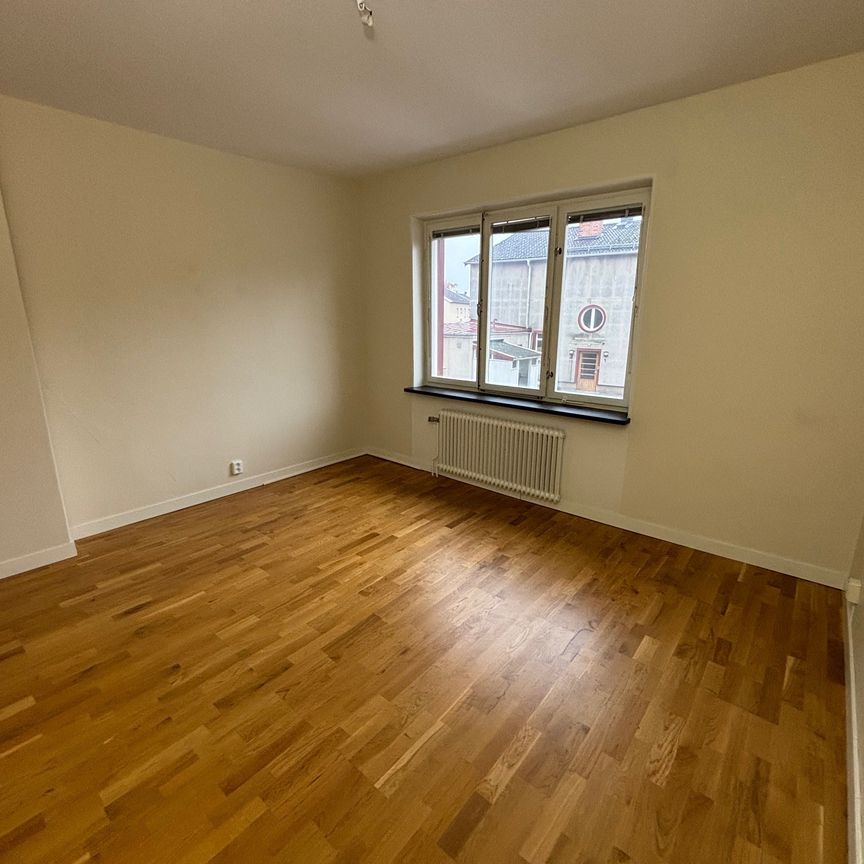 Rosenhällsvägen 3B - Foto 1