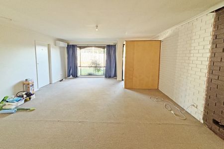 Conveniently Located - Photo 5